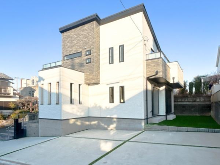 �_�ސ쌧���l�s�s�}�擌�R�c4���ڂ̐V�z��ˌ��Ă̑O�ʓ��H�܂ތ��n�ʐ^