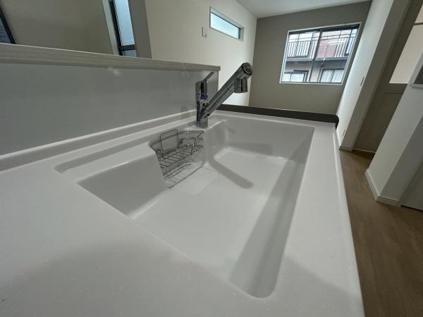 �_�ސ쌧���l�s��撆�c��4���ڂ̐V�z��ˌ��ẴL�b�`��