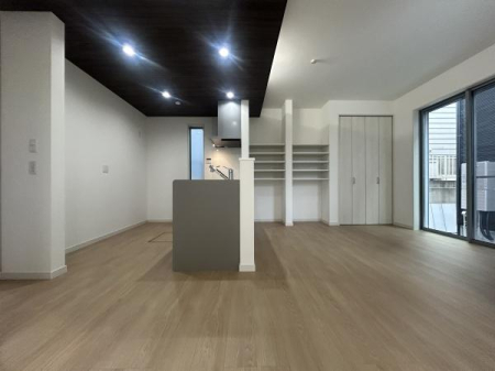 �_�ސ쌧���l�s��撆�c��4���ڂ̐V�z��ˌ��Ẵ��r���O