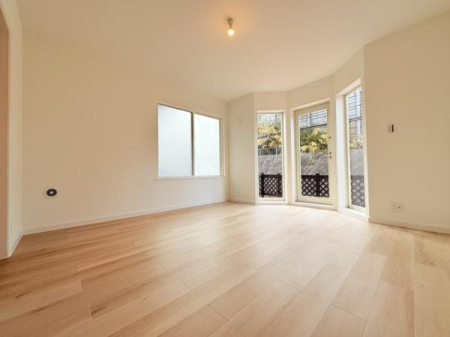 �_�ސ쌧���l�s�ۓy�P�J���꒬�̒��È�ˌ��Ẵ��r���O