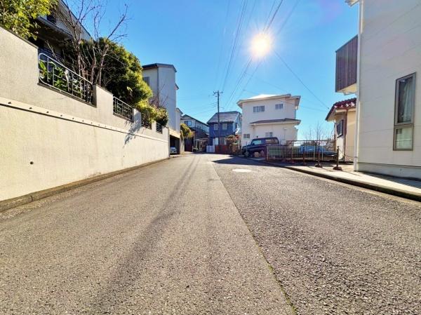 �_�ސ쌧���l�s�`��擌�i�J3���ڂ̐V�z��ˌ��Ă̑O�ʓ��H�܂ތ��n�ʐ^