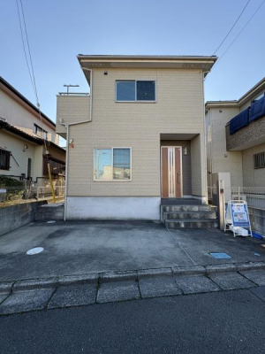 �_�ސ쌧����s�ΐ�5���ڂ̒��È�ˌ��Ă̑O�ʓ��H�܂ތ��n�ʐ^