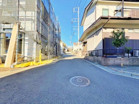 �_�ސ쌧���l�s���V�����̐V�z��ˌ��Ă̑O�ʓ��H�܂ތ��n�ʐ^