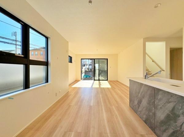 �_�ސ쌧���l�s����折���J��1���ڂ̐V�z��ˌ��Ẵ��r���O