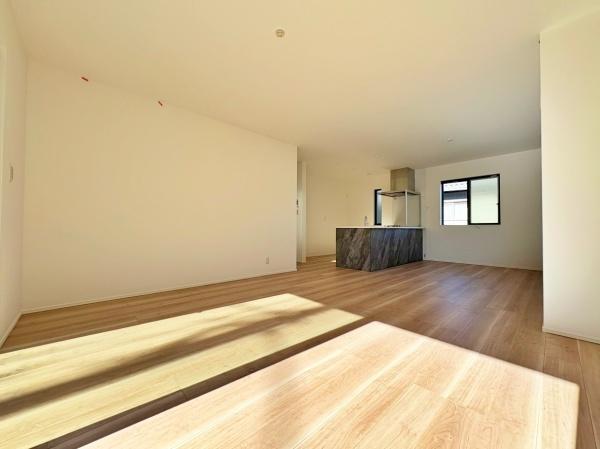 �_�ސ쌧���l�s����折���J��1���ڂ̐V�z��ˌ��Ẵ��r���O