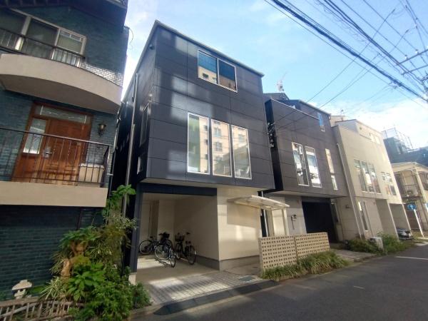 �_�ސ쌧���l�s����ԍ璬4���ڂ̒��È�ˌ��Ă̑O�ʓ��H�܂ތ��n�ʐ^