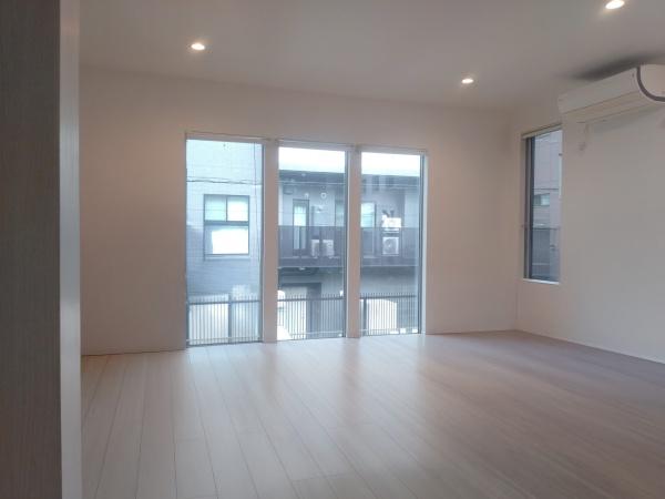 �_�ސ쌧���l�s����ԍ璬4���ڂ̒��È�ˌ��Ẵ��r���O