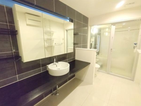 �_�ސ쌧���l�s����ԍ璬4���ڂ̒��È�ˌ��Ă̐��ʑ�E���ʏ�