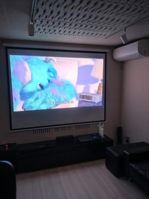 �_�ސ쌧���l�s����ԍ璬4���ڂ̒��È�ˌ��Ẵ��r���O�ȊO�̋���