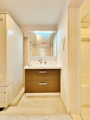 �_�ސ쌧���{��s���ݒ�3���ڂ̒��Ã}���V�����̐��ʑ�E���ʏ�