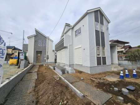 �_�ސ쌧���l�s���J�拴��3���ڂ̐V�z��ˌ��Ă̑O�ʓ��H�܂ތ��n�ʐ^