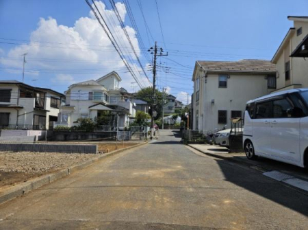 �_�ސ쌧���l�s���J�拴��3���ڂ̐V�z��ˌ��Ă̑O�ʓ��H�܂ތ��n�ʐ^