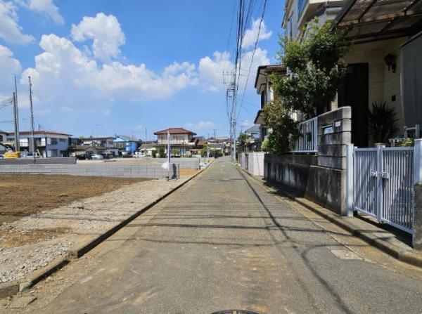 �_�ސ쌧���l�s���J�拴��3���ڂ̐V�z��ˌ��Ă̑O�ʓ��H�܂ތ��n�ʐ^