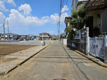 �_�ސ쌧���l�s���J�拴��3���ڂ̐V�z��ˌ��Ă̑O�ʓ��H�܂ތ��n�ʐ^