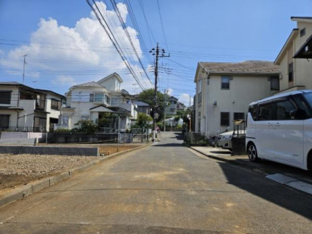 �_�ސ쌧���l�s���J�拴��3���ڂ̐V�z��ˌ��Ă̑O�ʓ��H�܂ތ��n�ʐ^