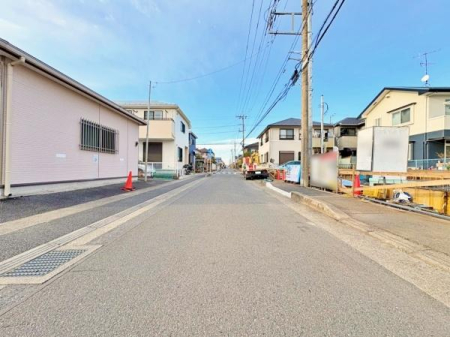 �_�ސ쌧��a�s��ъ�7���ڂ̐V�z��ˌ��Ă̑O�ʓ��H�܂ތ��n�ʐ^