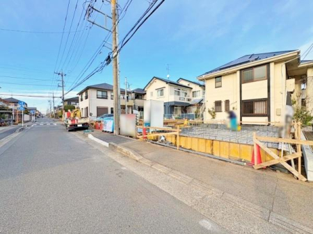 �_�ސ쌧��a�s��ъ�7���ڂ̐V�z��ˌ��Ă̑O�ʓ��H�܂ތ��n�ʐ^