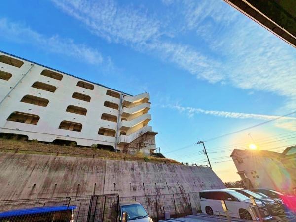 �_�ސ쌧���l�s�_�ސ��O�c�򉺒��̒��Ã}���V�����̏Z�˂���̒��]�ʐ^