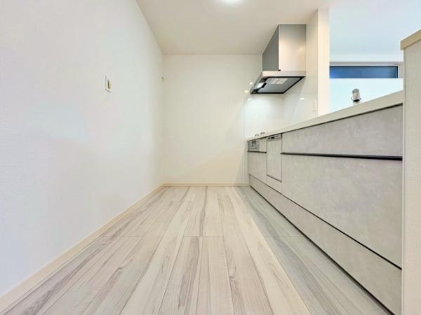 �_�ސ쌧����s�����C��7���ڂ̐V�z��ˌ��ẴL�b�`��