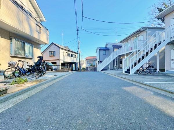 �_�ސ쌧���l�s�_�ސ��O�c��쒬�̐V�z��ˌ��Ă̑O�ʓ��H�܂ތ��n�ʐ^