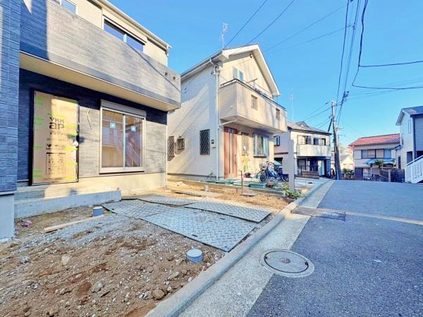 �_�ސ쌧���l�s�_�ސ��O�c��쒬�̐V�z��ˌ��Ă̑O�ʓ��H�܂ތ��n�ʐ^