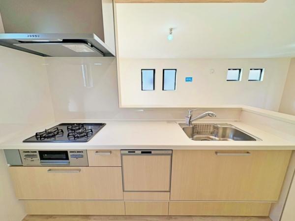 �_�ސ쌧���l�s�˒ˋ於�����̐V�z��ˌ��ẴL�b�`��