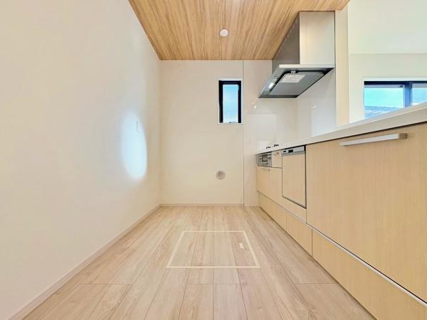 �_�ސ쌧���l�s�˒ˋ於�����̐V�z��ˌ��ẴL�b�`��