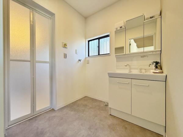 �_�ސ쌧���l�s���剪4���ڂ̒��È�ˌ��Ă̐��ʑ�E���ʏ�