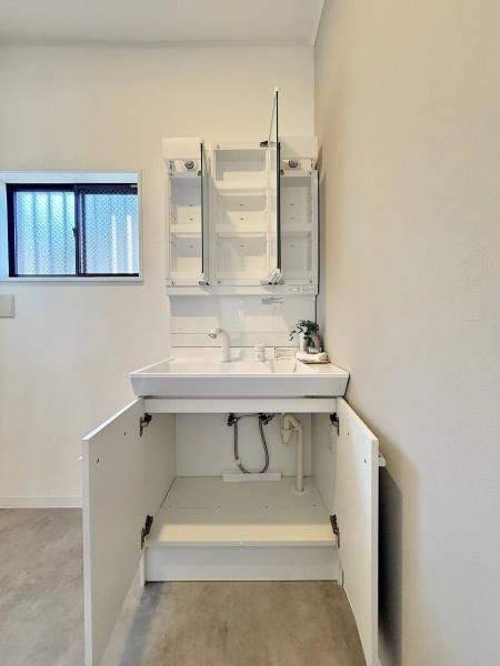 �_�ސ쌧���l�s���剪4���ڂ̒��È�ˌ��Ă̐��ʑ�E���ʏ�