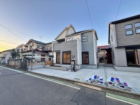 �_�ސ쌧���l�s�ۓy�P�J�挠����1���ڂ̐V�z��ˌ��Ă̑O�ʓ��H�܂ތ��n�ʐ^