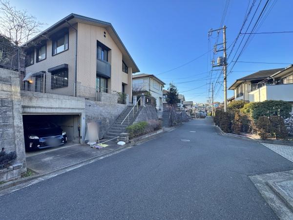 �_�ސ쌧���l�s���i�c��̒��È�ˌ��Ă̑O�ʓ��H�܂ތ��n�ʐ^