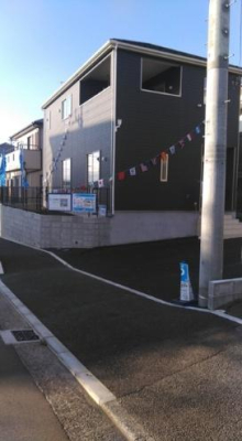 �_�ސ쌧���l�s�˒ˋ�[�J���̐V�z��ˌ��Ă̑O�ʓ��H�܂ތ��n�ʐ^