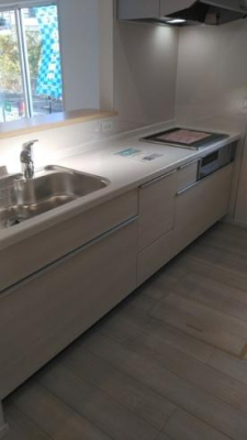 �_�ސ쌧���l�s�˒ˋ�[�J���̐V�z��ˌ��ẴL�b�`��