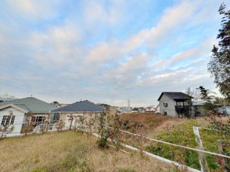 �_�ސ쌧���l�s�˒ˋ�����̐V�z��ˌ��Ă̏Z�˂���̒��]�ʐ^