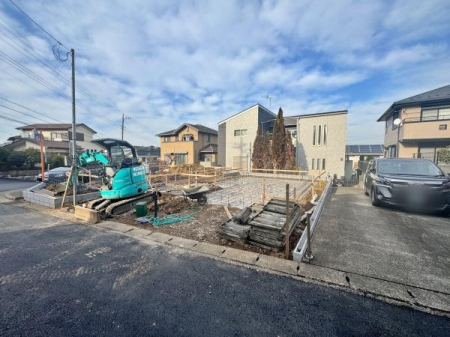 �_�ސ쌧���l�s��������J2���ڂ̐V�z��ˌ��Ă̑O�ʓ��H�܂ތ��n�ʐ^