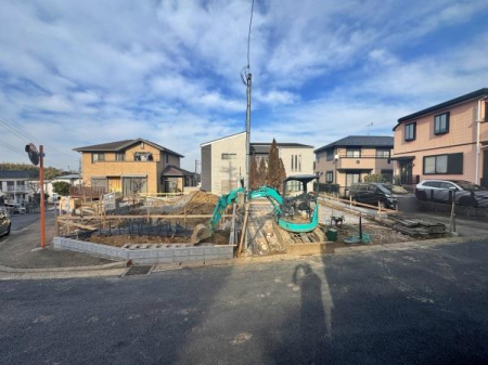 �_�ސ쌧���l�s��������J2���ڂ̐V�z��ˌ��Ă̑O�ʓ��H�܂ތ��n�ʐ^