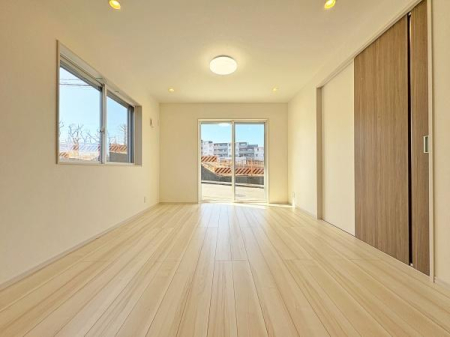 �_�ސ쌧���l�s���攒��7���ڂ̐V�z��ˌ��Ẵ��r���O