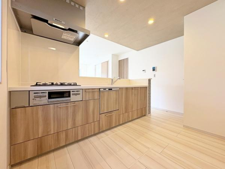 �_�ސ쌧���l�s���攒��7���ڂ̐V�z��ˌ��ẴL�b�`��