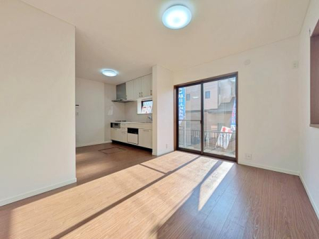 �_�ސ쌧���l�s������䒬�̒��È�ˌ��Ẵ��r���O