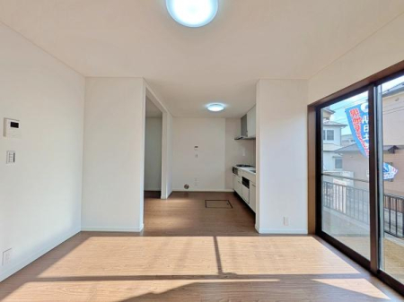 �_�ސ쌧���l�s������䒬�̒��È�ˌ��Ẵ��r���O