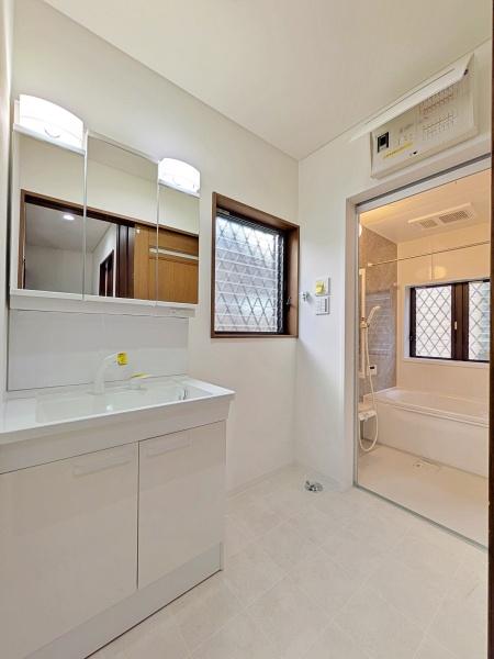 �_�ސ쌧���l�s������䒬�̒��È�ˌ��Ă̐��ʑ�E���ʏ�