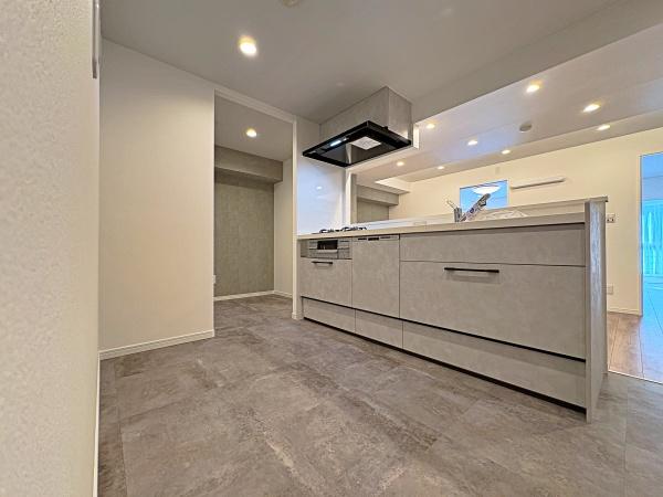 �_�ސ쌧���l�s����V�R��3���ڂ̒��Ã}���V�����̃��r���O