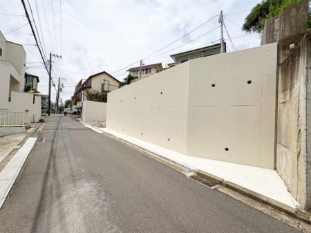 �_�ސ쌧���l�s�����V��̓y�n�̑O�ʓ��H�܂ތ��n�ʐ^