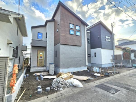 �_�ސ쌧���l�s����P�����̐V�z��ˌ��Ă̑O�ʓ��H�܂ތ��n�ʐ^