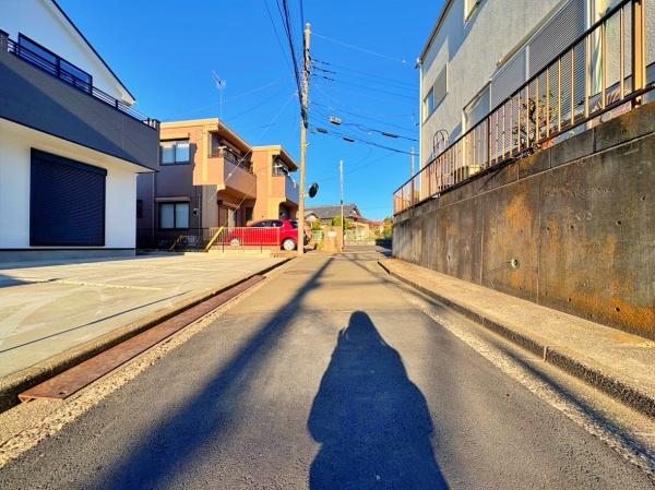 �_�ސ쌧���l�s���J�扺���J3���ڂ̐V�z��ˌ��Ă̑O�ʓ��H�܂ތ��n�ʐ^