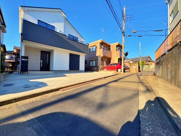 �_�ސ쌧���l�s���J�扺���J3���ڂ̐V�z��ˌ��Ă̑O�ʓ��H�܂ތ��n�ʐ^