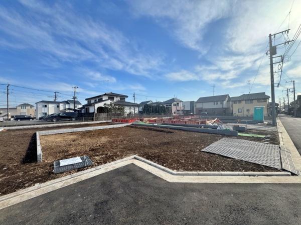 �_�ސ쌧���l�s���J��{��1���ڂ̐V�z��ˌ��Ă̏Z�˂���̒��]�ʐ^