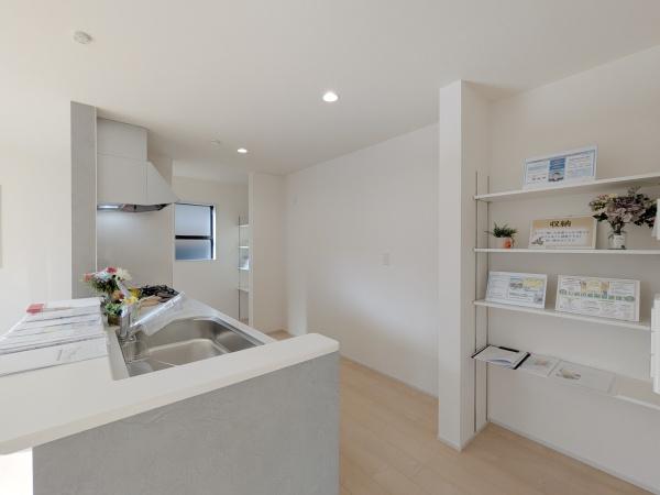 �_�ސ쌧���l�s�h��j�䐼1���ڂ̐V�z��ˌ��ẴL�b�`��