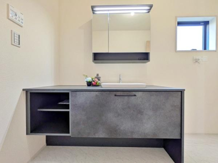 �_�ސ쌧���l�s�h��j�䐼1���ڂ̐V�z��ˌ��Ă̐��ʑ�E���ʏ�