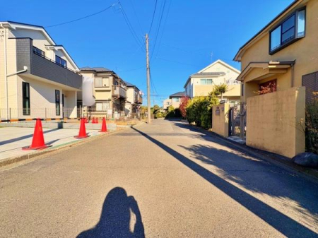 �_�ސ쌧���l�s���J���c�����̐V�z��ˌ��Ă̑O�ʓ��H�܂ތ��n�ʐ^